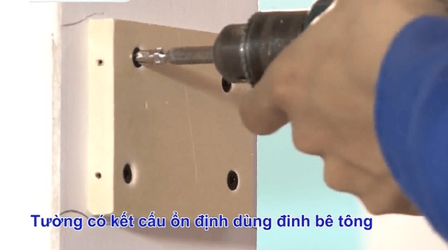 Lắp các tấm đệm vào ô chờ