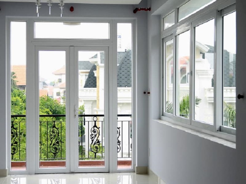 Mẫu cửa nhựa thép 2 cánh mở quay