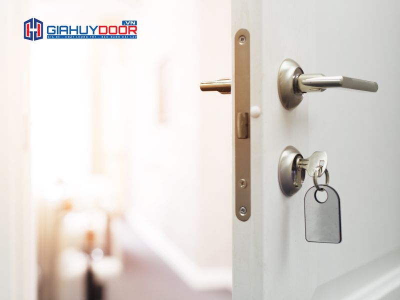 Các phụ kiện đi kèm với cửa nhựa Composite Sóc Trăng