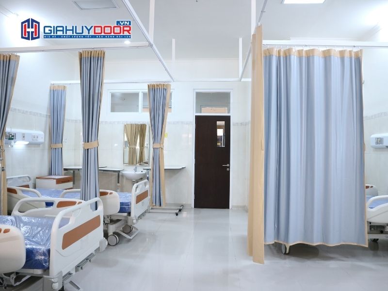 Ứng dụng rộng rãi của cửa nhựa giả gỗ Composite tại Bến Tre