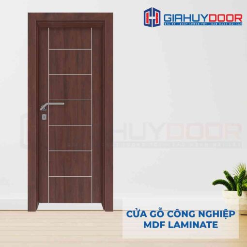 Với cửa gỗ MDF, chủ nhà có thể có được độ bền và tuổi thọ của cửa gỗ nguyên khối với giá thành rẻ