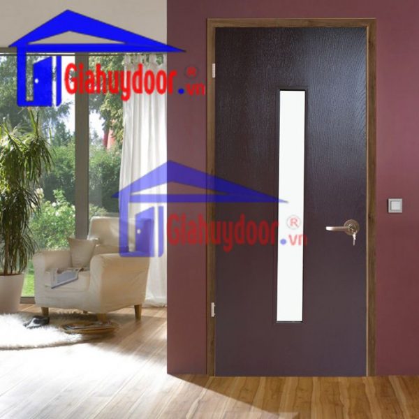 Mẫu cửa gỗ phòng ngủ màu đen HDF P1G-C11 được thiết kế đơn giản, bề mặt phẳng được phun sơn sáng bóng, mịn màng